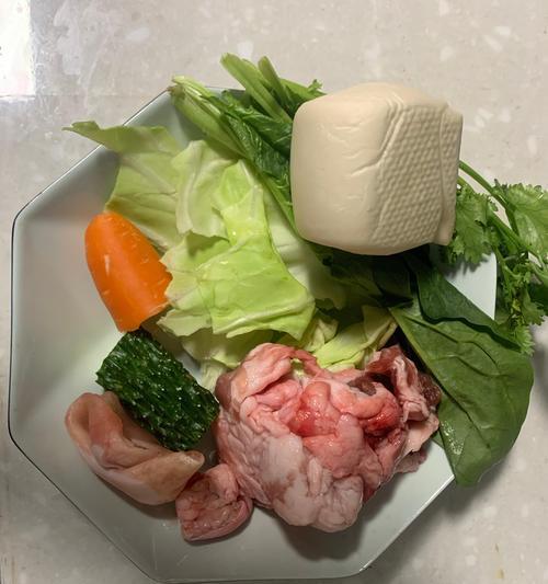 大型狗的肉食主义（以肉为主的饮食对大型狗的益处和注意事项）